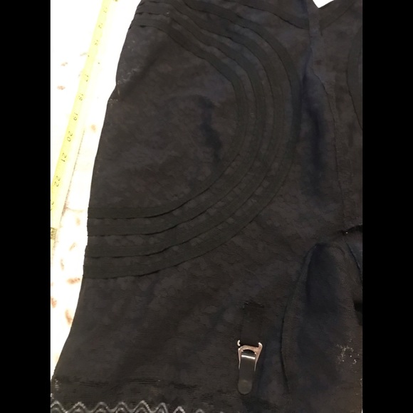 Rago of NY 46C full girdle sheer black lace, Adjustable straps & stocking clips - Picture 9 of 12